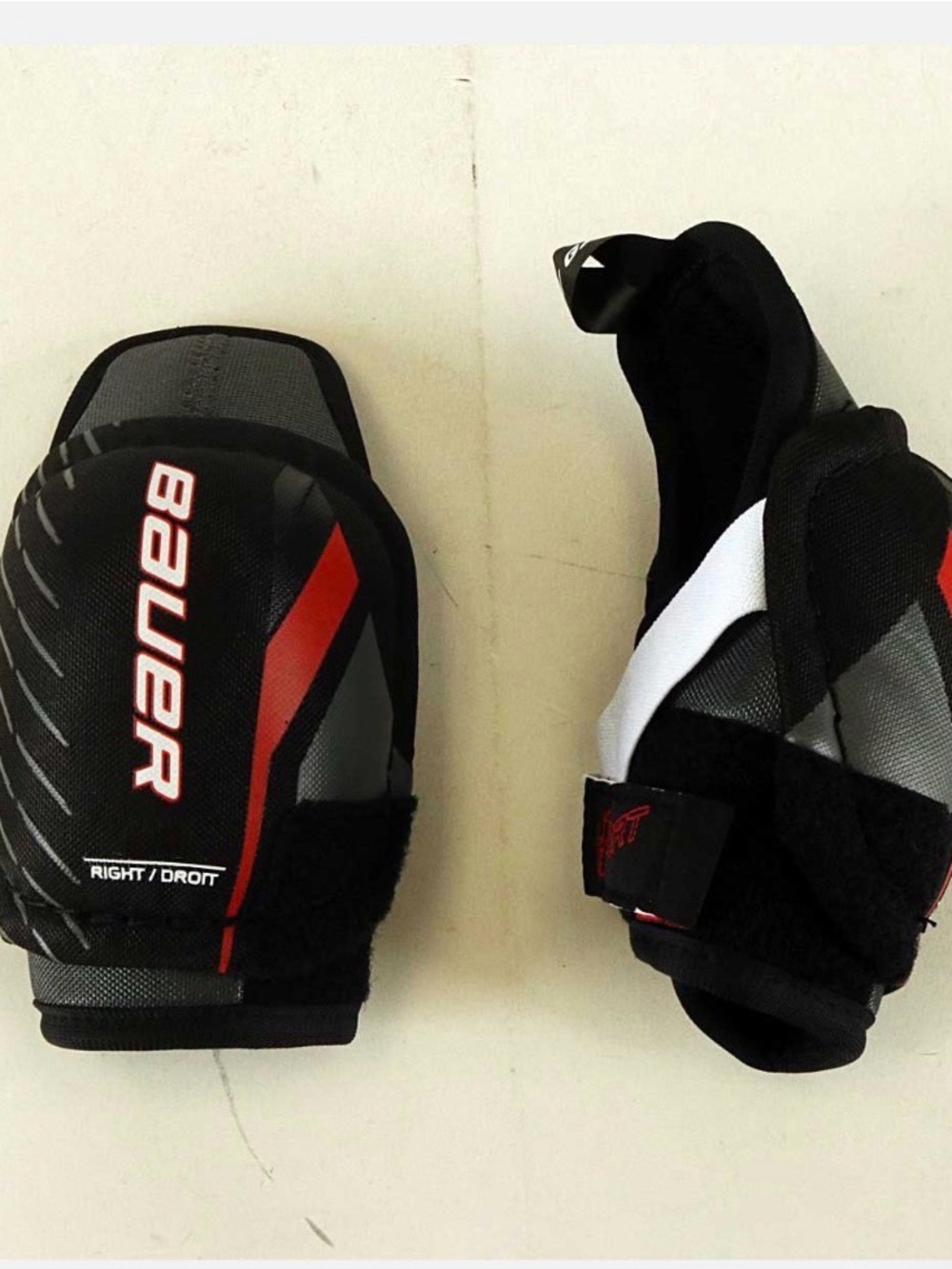 Bauer lil’ sport elbow pads. Youth size small.